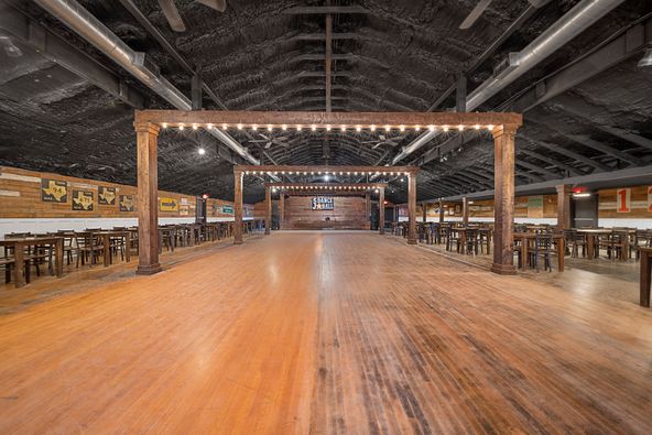 Waco/McGregor Flex Space: 31727 W Highway 84, Mc Gregor, TX 76657